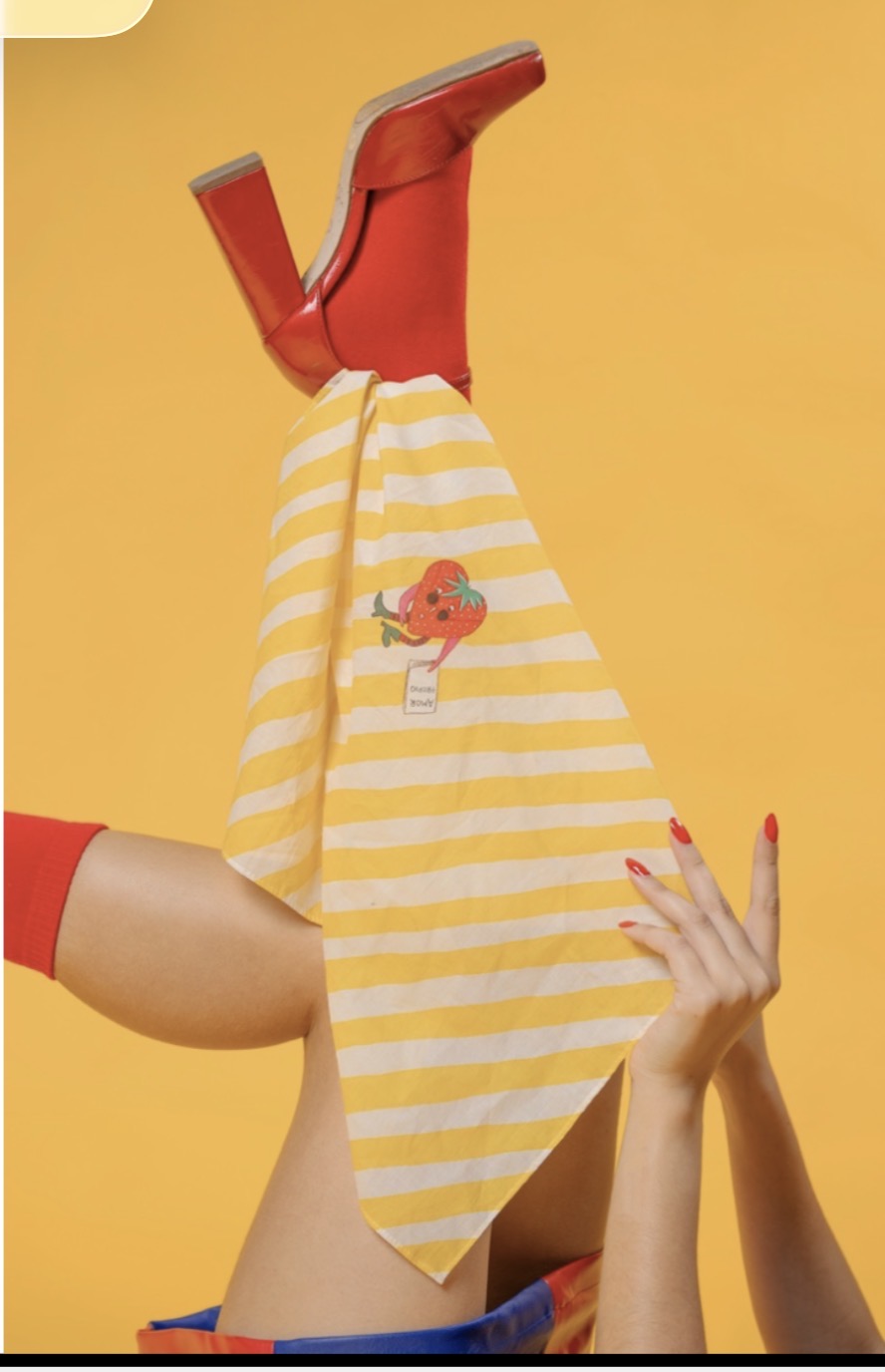 EL LLAMAFANTE: SEÑORA FRESA SCARF